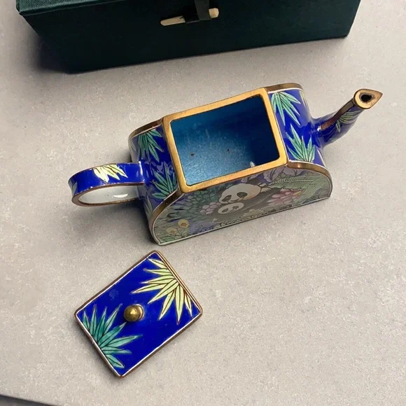 Vintage Kelvin Chen Tea Pot - Pandas - Picture 3 of 13